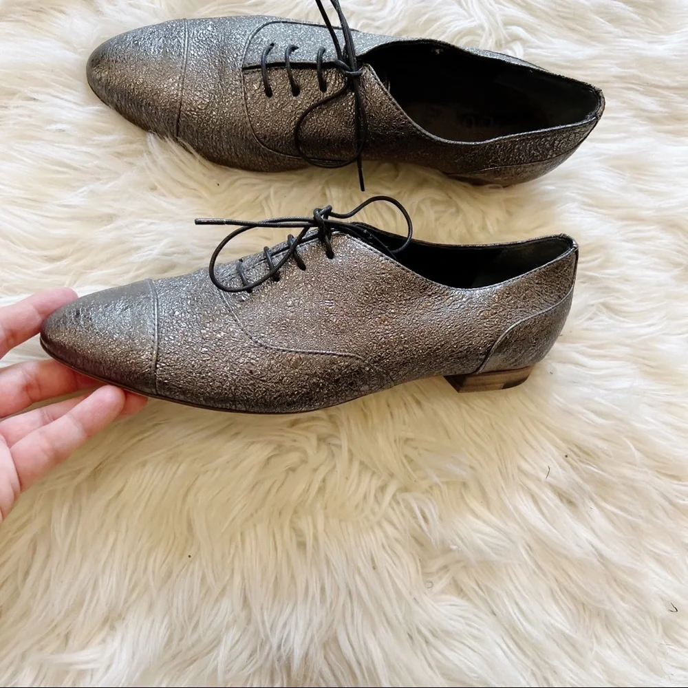 LD Tuttle Metallic Pewter Pointed Toe Lace Up Shoes Women’s Size 39 = 8.5